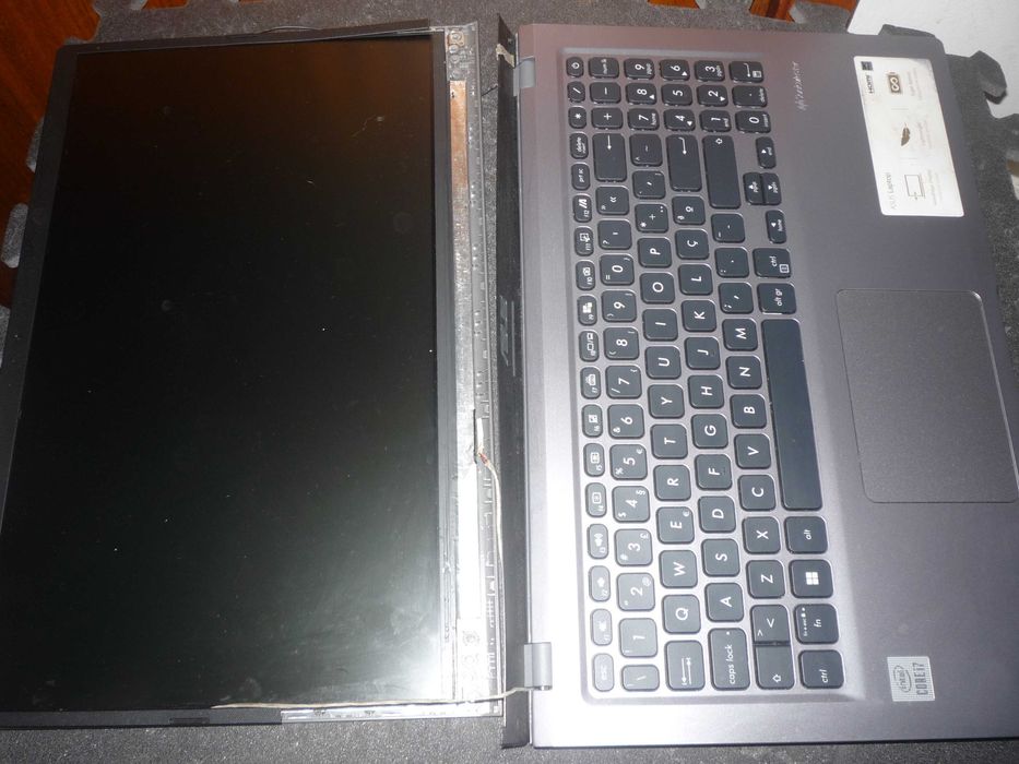 Portátil Asus: 2 euros