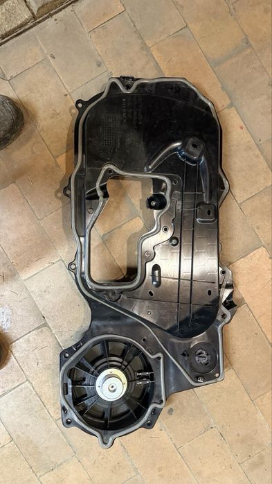 Продам динамик передней правой двери Tesla Model 3