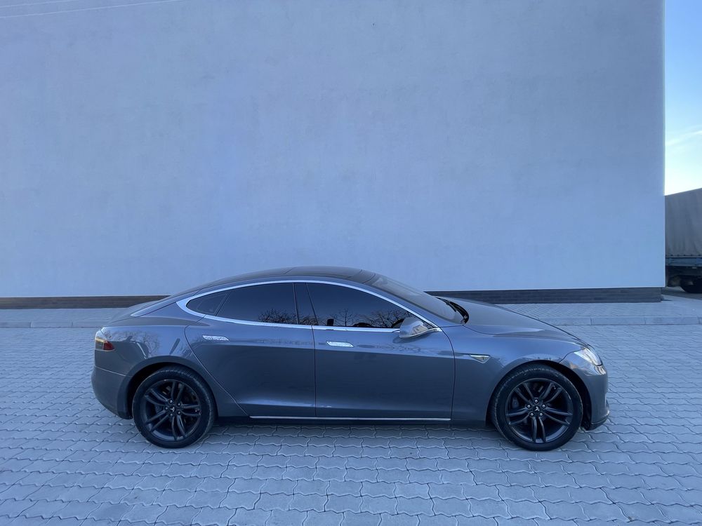 Tesla model s 2014 RWD 85kw