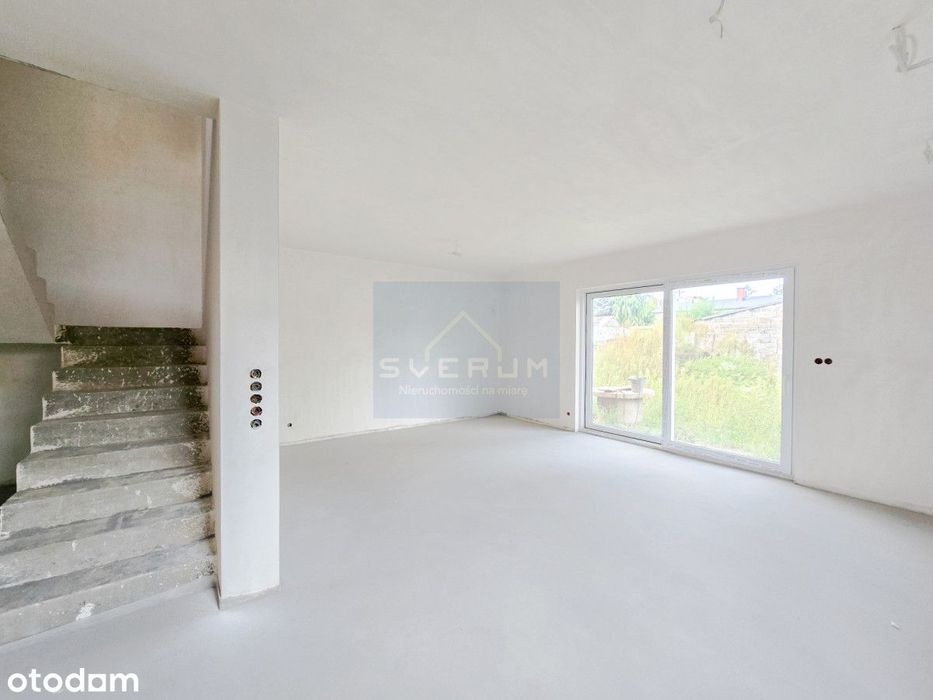 Nowy dom w stanie deweloperskim na Stradomiu.