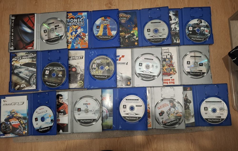 Vendo esta playstatoin 2 com a fita partida
