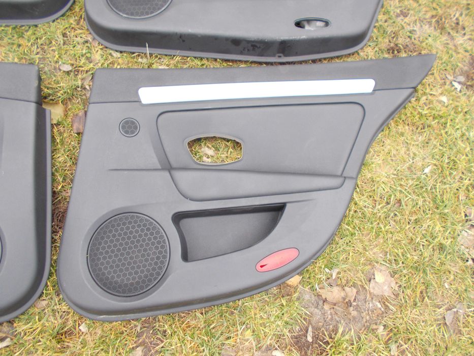 renault LAGUNA 3 1.5d 07r tapicerka boczek drzwi lewy prawy przód tył