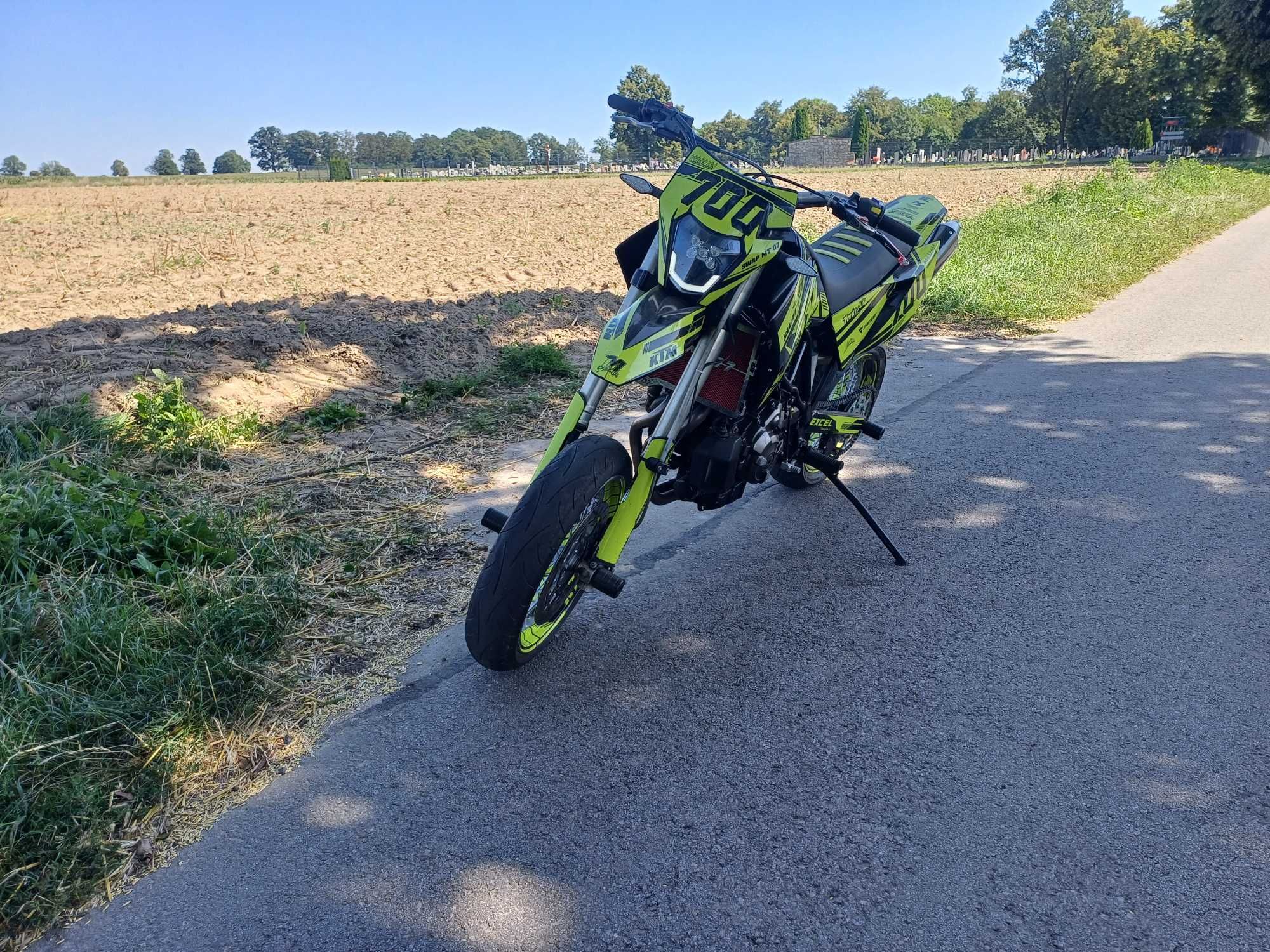 Ktm lc4 swap mt07 Supermoto