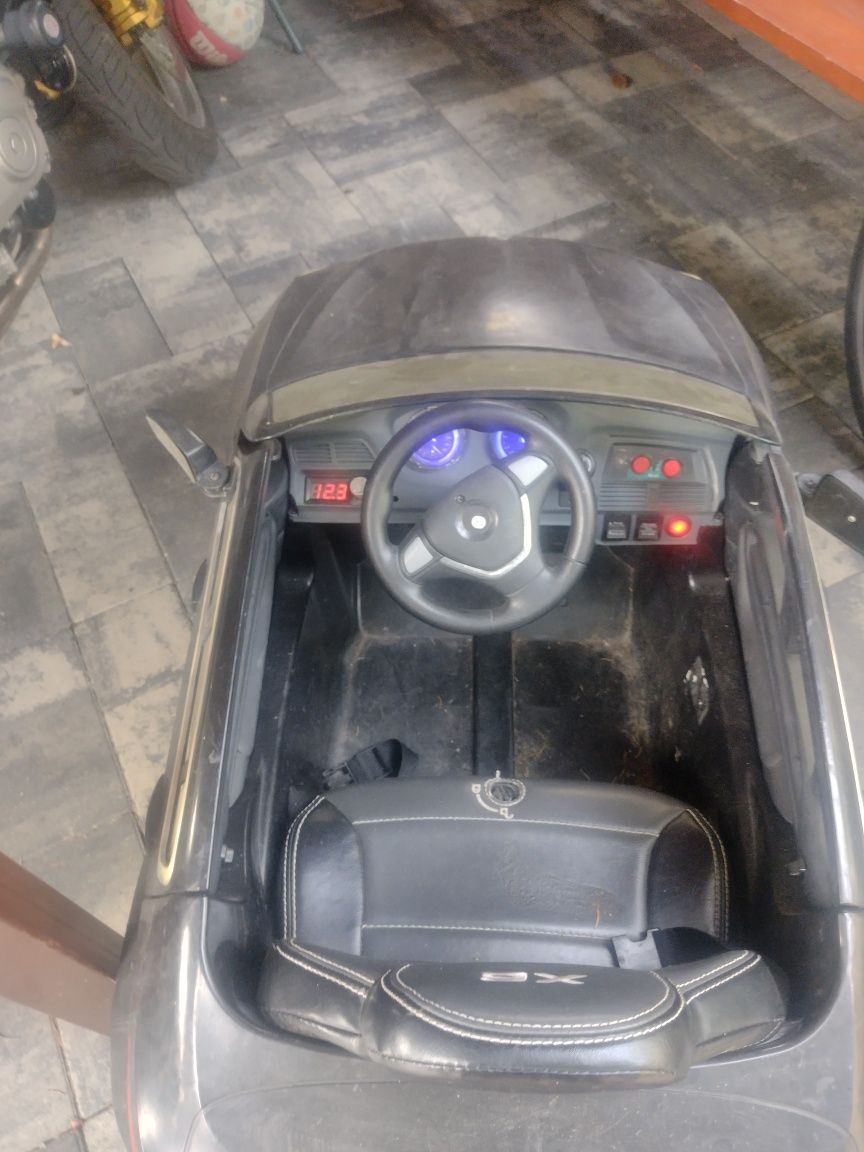 Auto BMW elektryczne na baterie