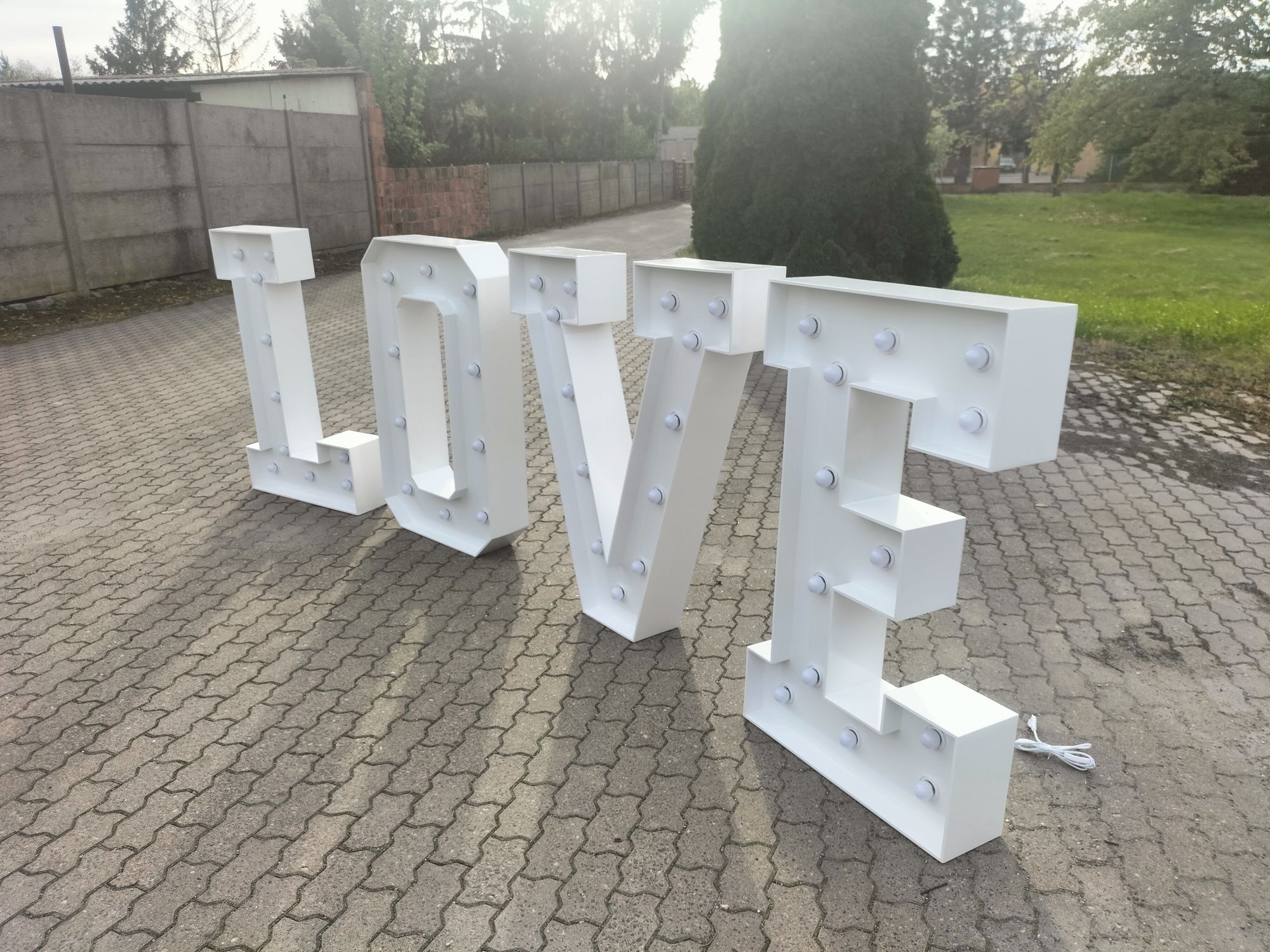 LOVE napis podświetlany love żarówkowe
