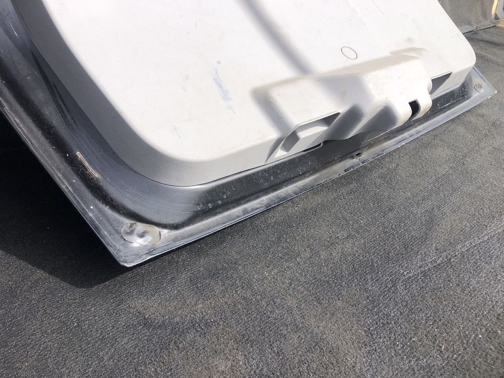 Кришка багажника ляда на Dodge calider