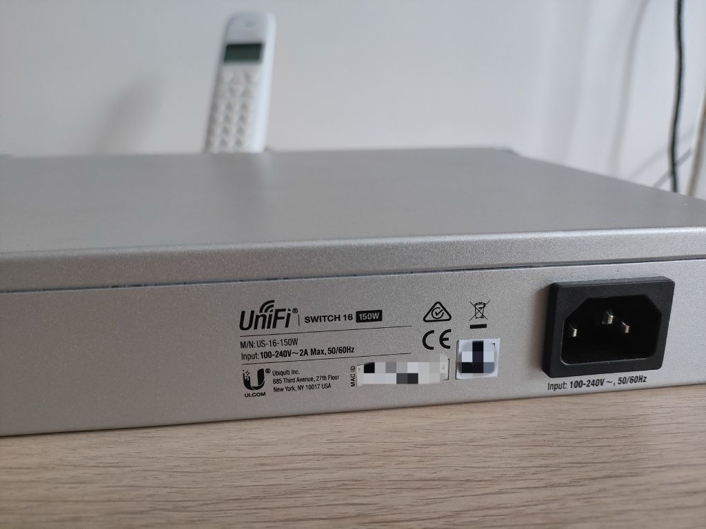 Switch Ubiquiti Unifi 16x1GbE POE+ 2x1GbE US-16