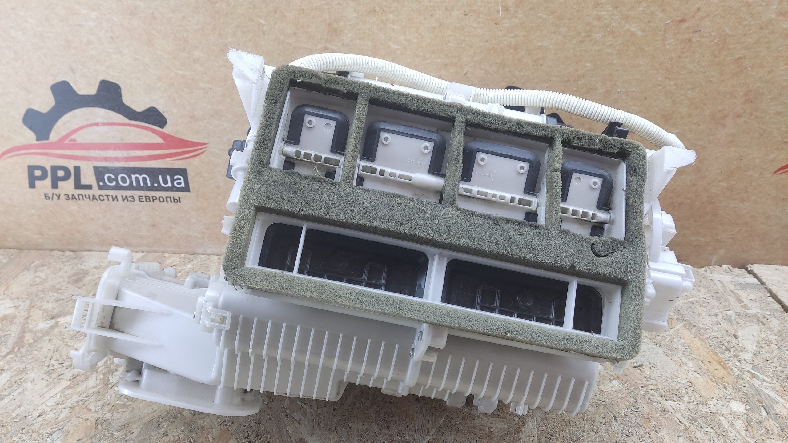 Subaru Outback IV 2009-2014 печка корпус печки 72100AJ280