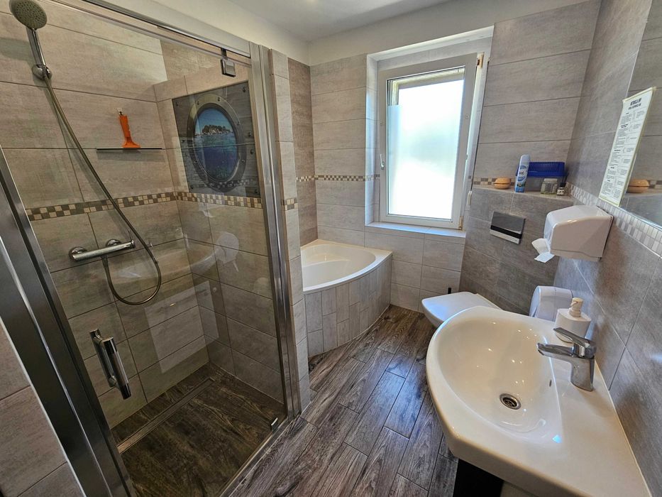 noclegi Rokietnica - pokój 4, 3, 2 osobowy, noclegi pracownicze