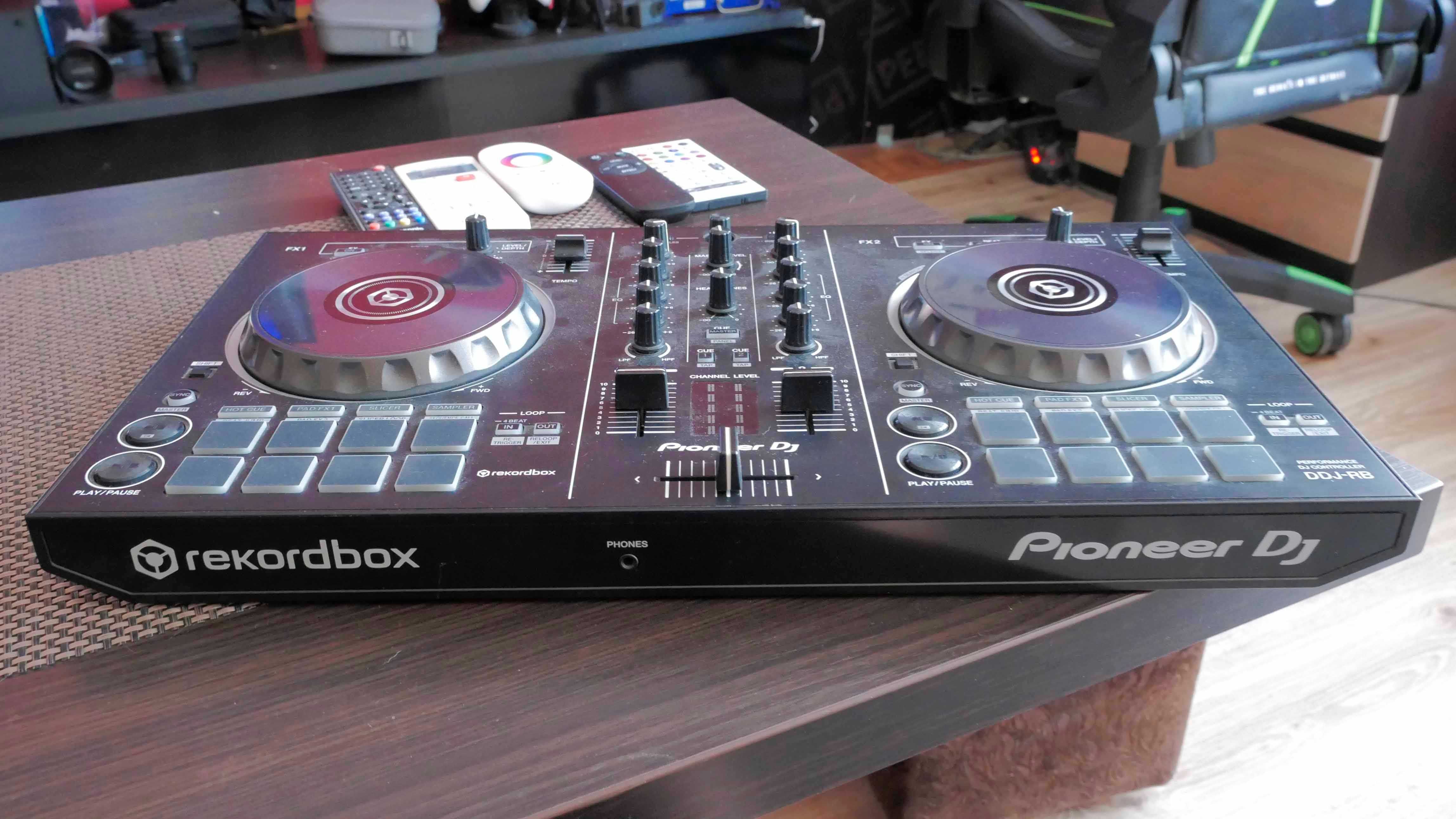 Konsola DJ Piooner DDJ-RB