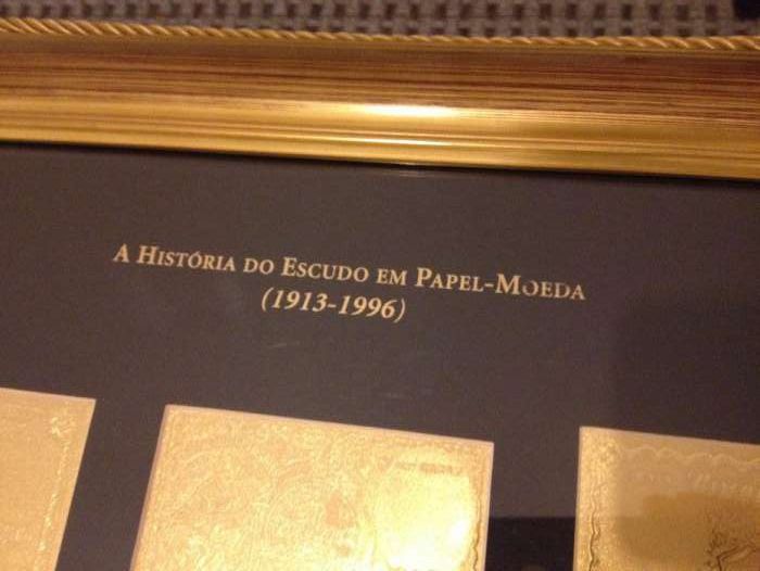 NOVO PREÇO História do Escudo banhado a ouro