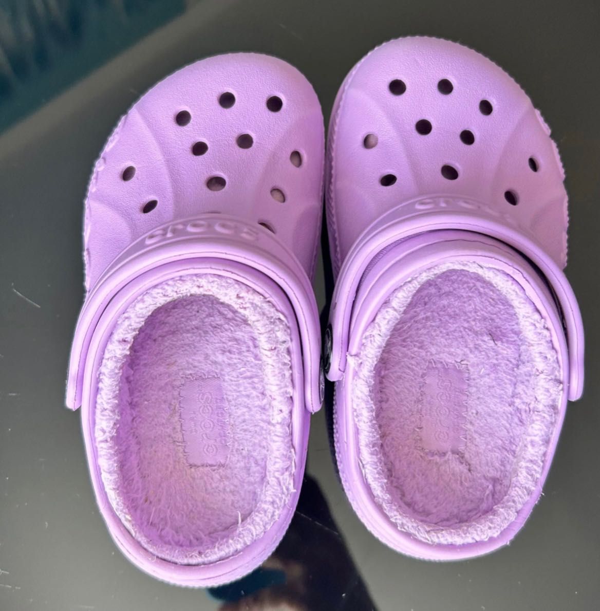 Crocs Klapki ocieplane kapcie sandaty z futerkiem r.C9 r.25-26