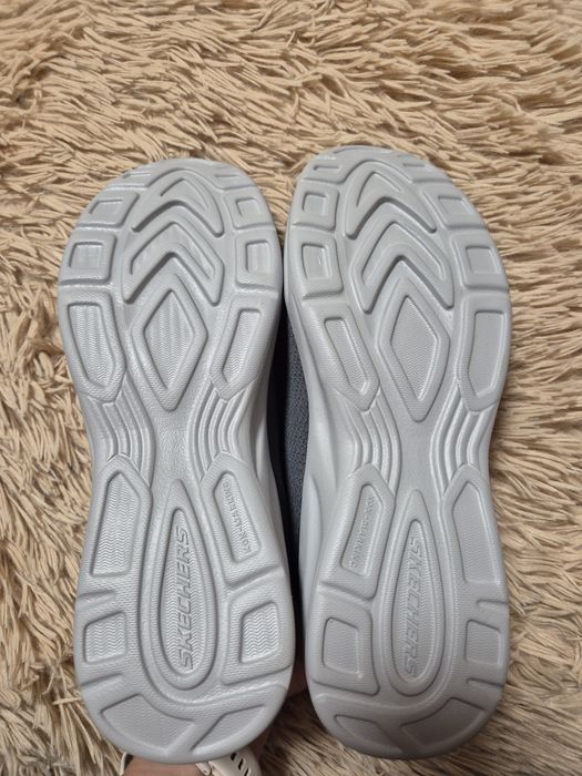 Кросівки Skechers нові 40 розмір