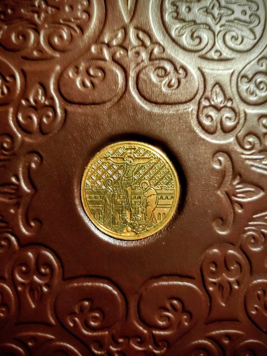 Подарункова книга шкіряна обкладинка "Біблія Старий та Новий Завіт"