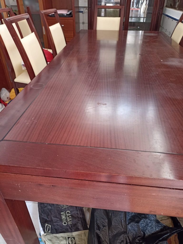 Mesa de sala de jantar extensivel com cadeiras