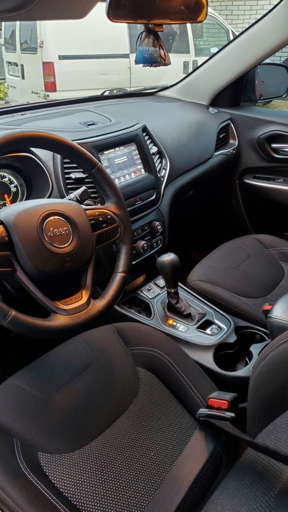 Продам Jeep Cherokee 2018 рік