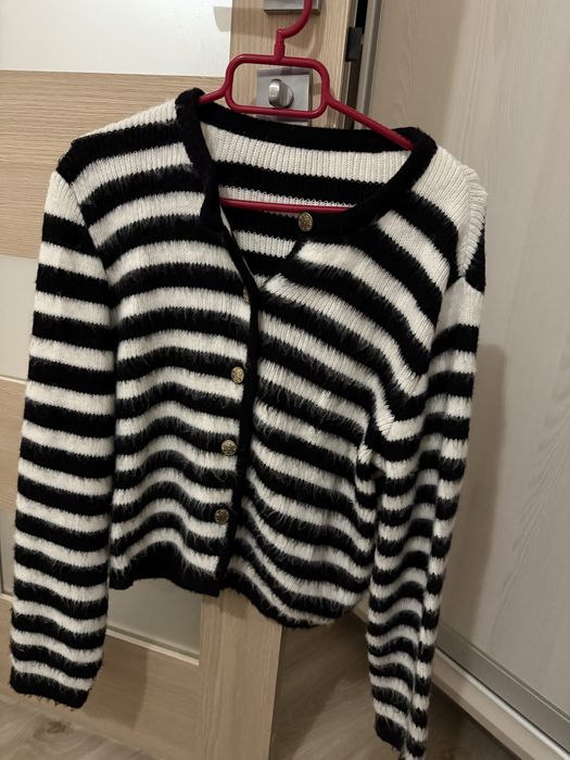 Светр від українського бренду Ivina