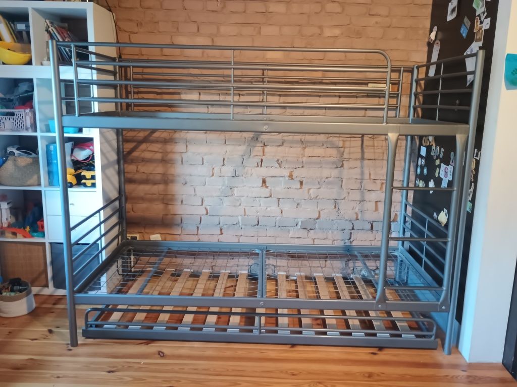 Łóżko piętrowe Ikea Svarta z dodatkowym łóżkiem wysuwanym. Super okazj