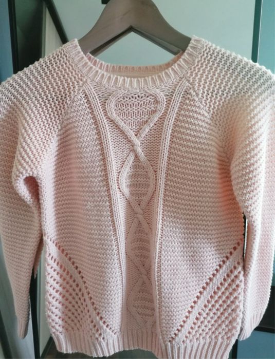 różowy dziecięcy sweter