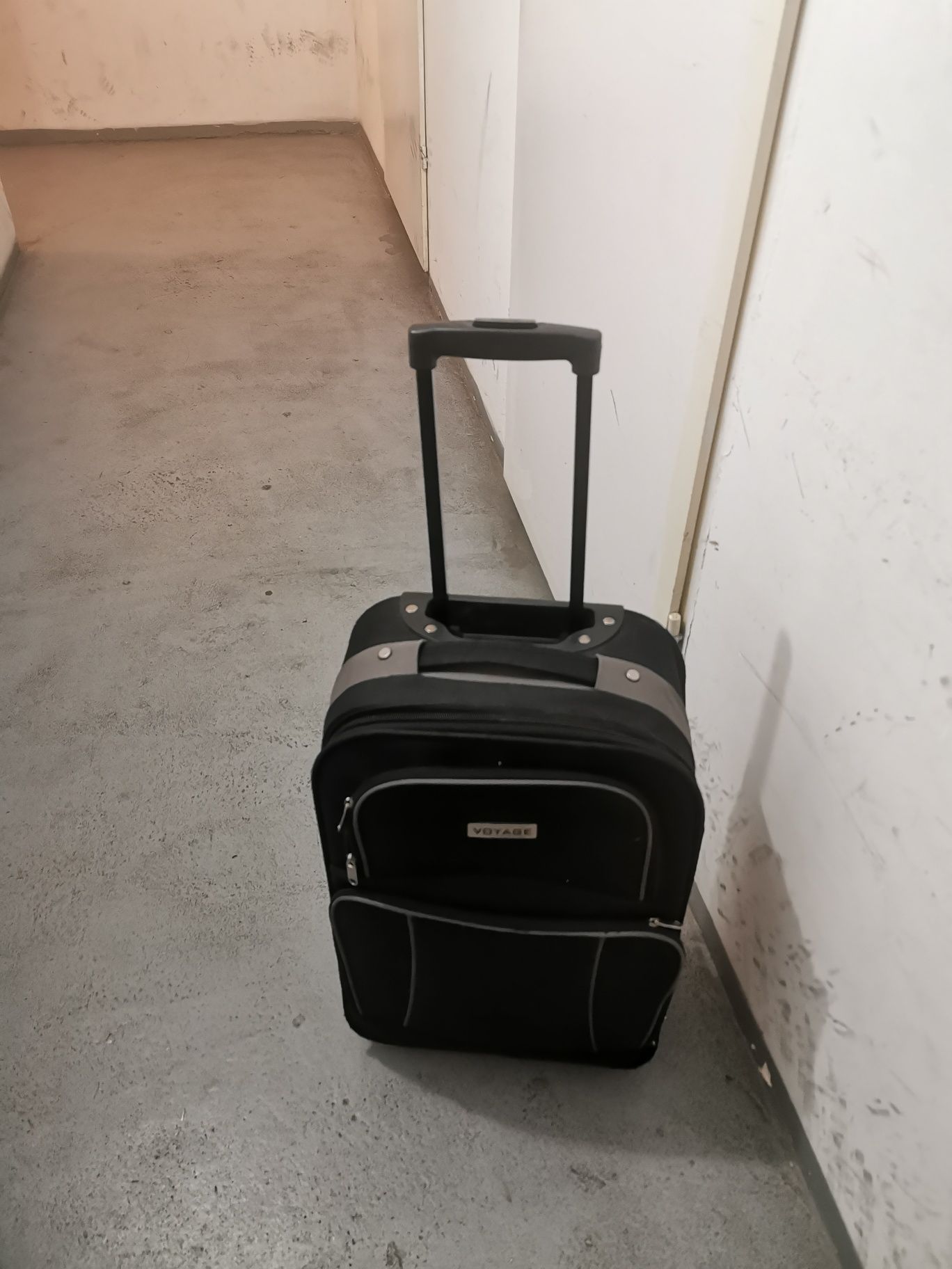 Walizka podróżna voyage mała