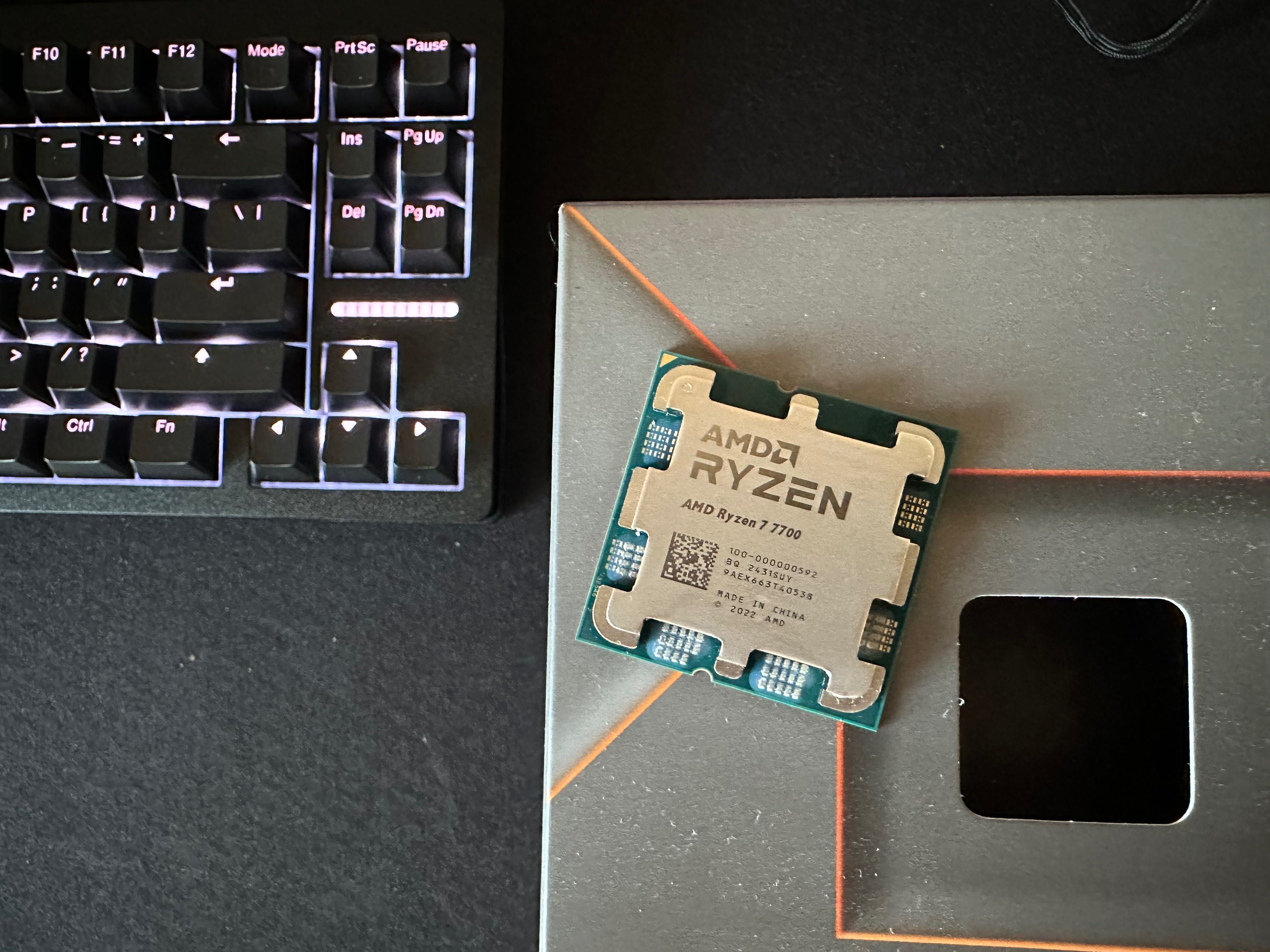 Процесор AMD Ryzen 7 7700