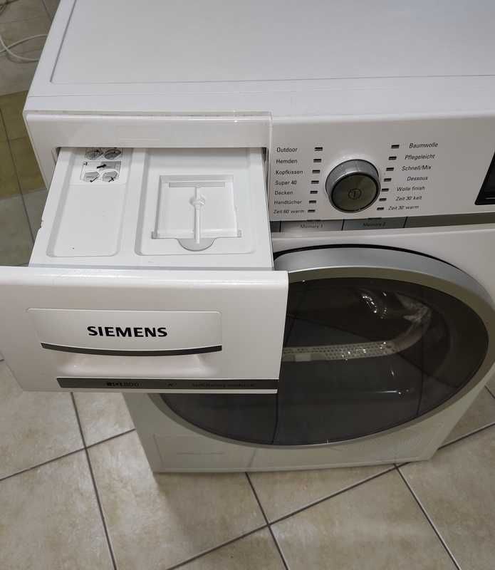 Сушильна машина Siemens iQ800 WT47Y701 б/в