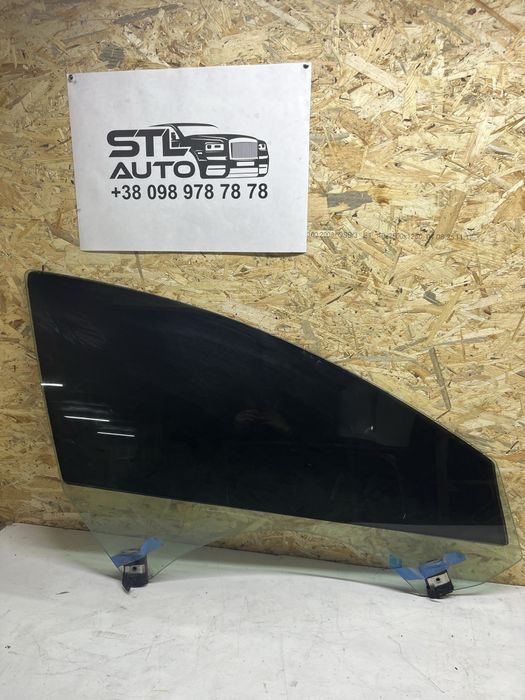 Переднє праве стікло Tesla Model 3