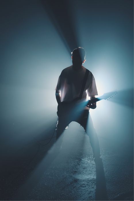 Професійний викладач гітари. Акустика та Електрогітара. Уроки онлайн.