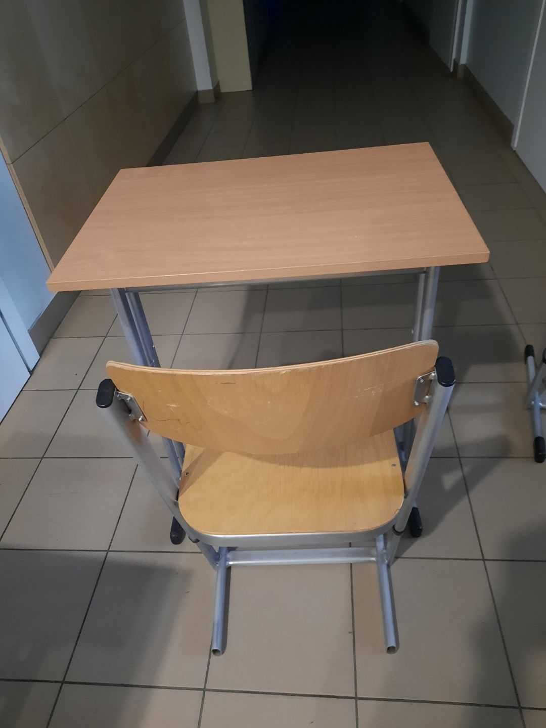 Stolik dziecięcy regulowany z krzesłem