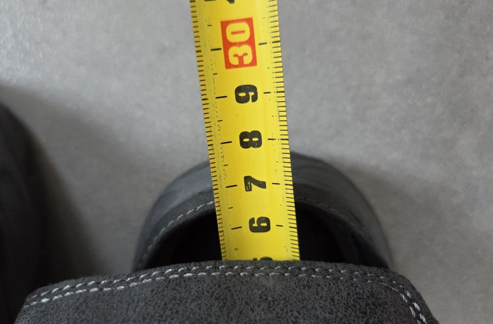 Nowe sandały  trekkingowe kryte