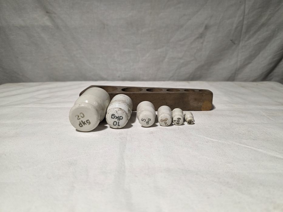 Zestaw odważników porcelanowych w etui 1/2-20dkg