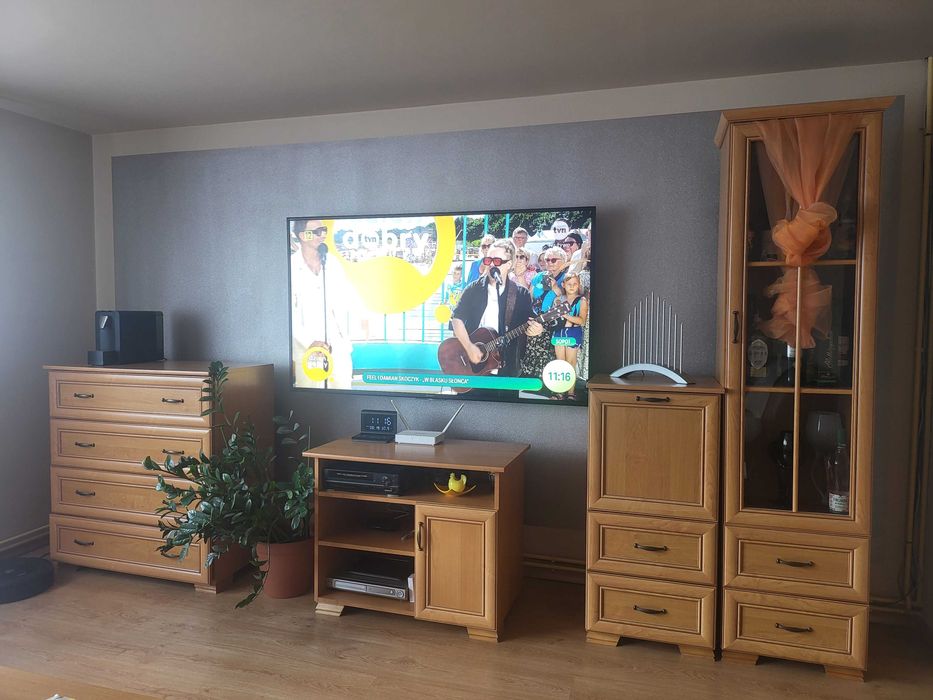 Meble do salonu + komoda + szafka RTV + barek + witryna + stół/ława