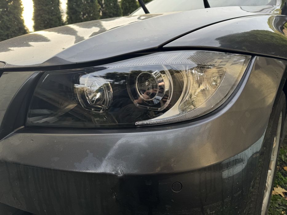 Reflektory Lampy Bmw e90/e91 ,Biale ringi ,100% sprawne .