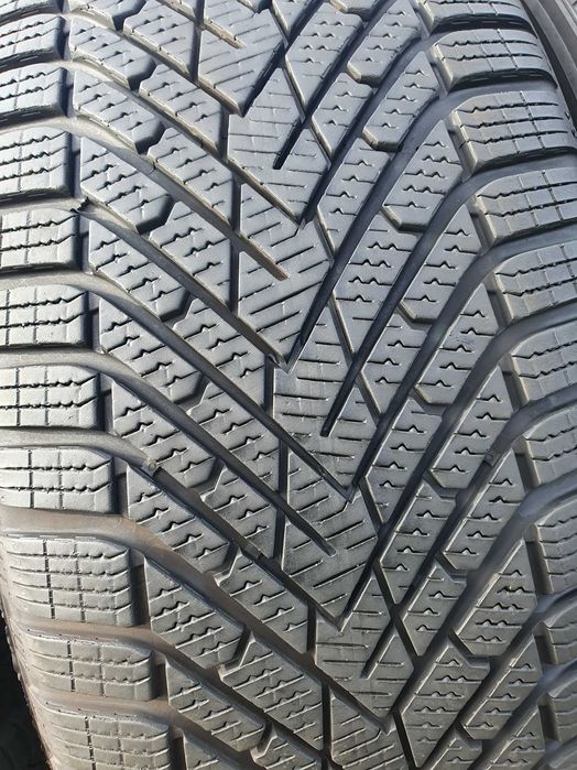 A30# Opony uzywane zimowe 235/45/18" Hankook