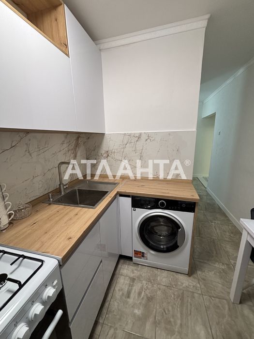 Черемушки. Продам 2 ком.квартиру с ремонтом.Средний этаж/Филатова