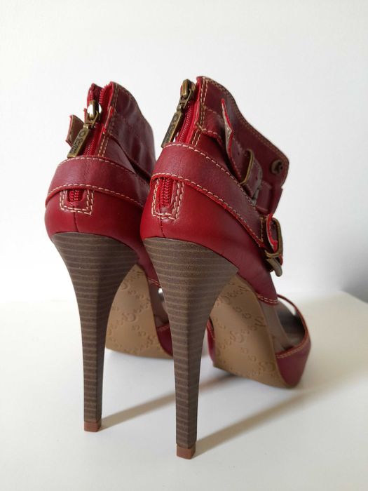 Sandálias vermelhas de salto marca Carmen Steffens 39 NOVAS