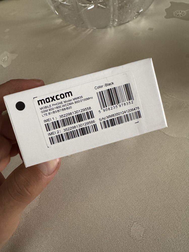 Telefon komorkowy MAXCOM MM835