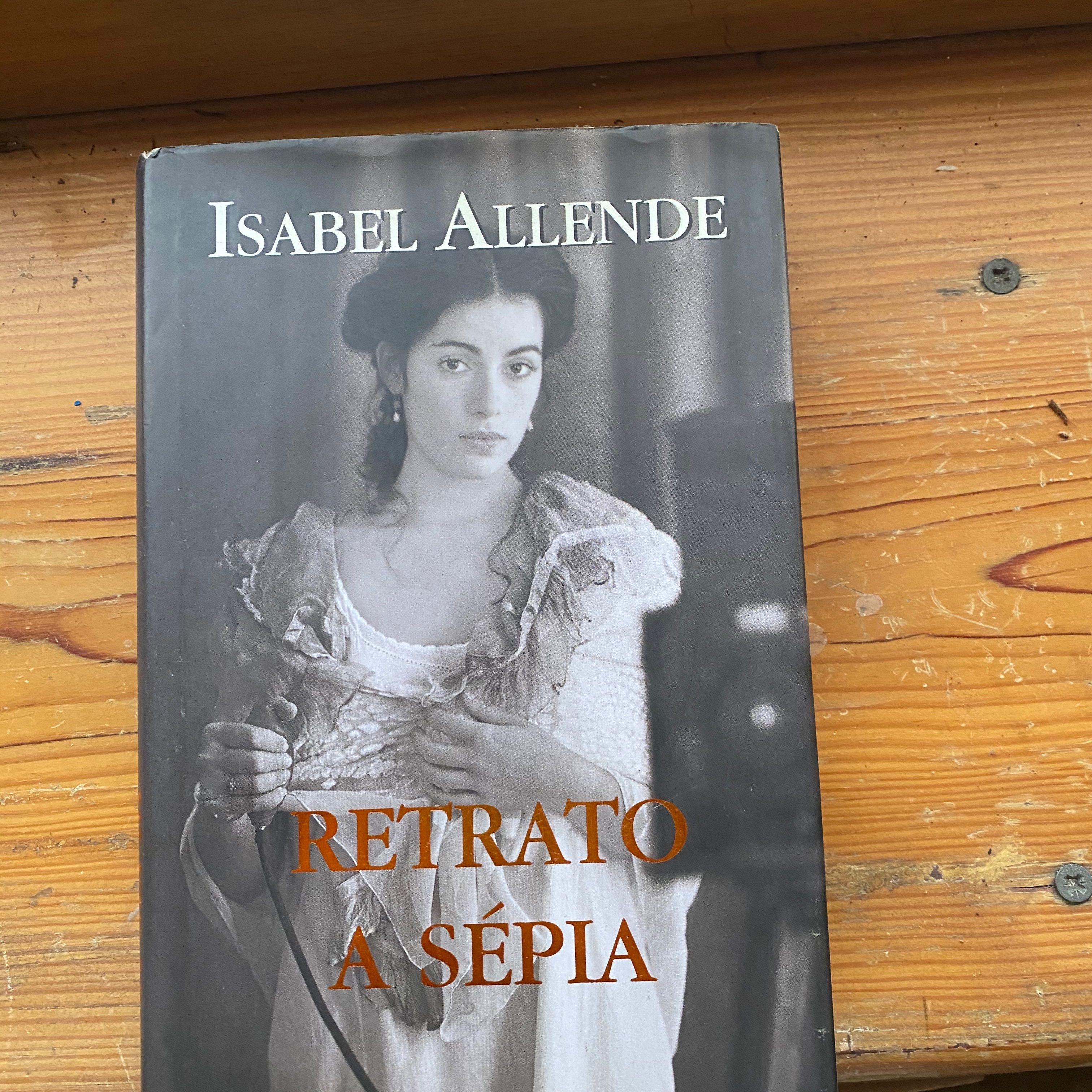 Livro o Isabel Allende - retrato de sépia