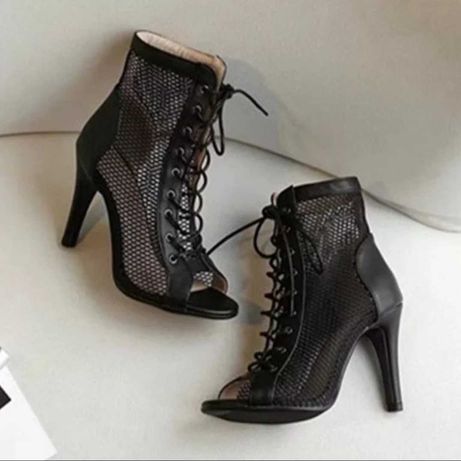 High heels туфлі ботильйони