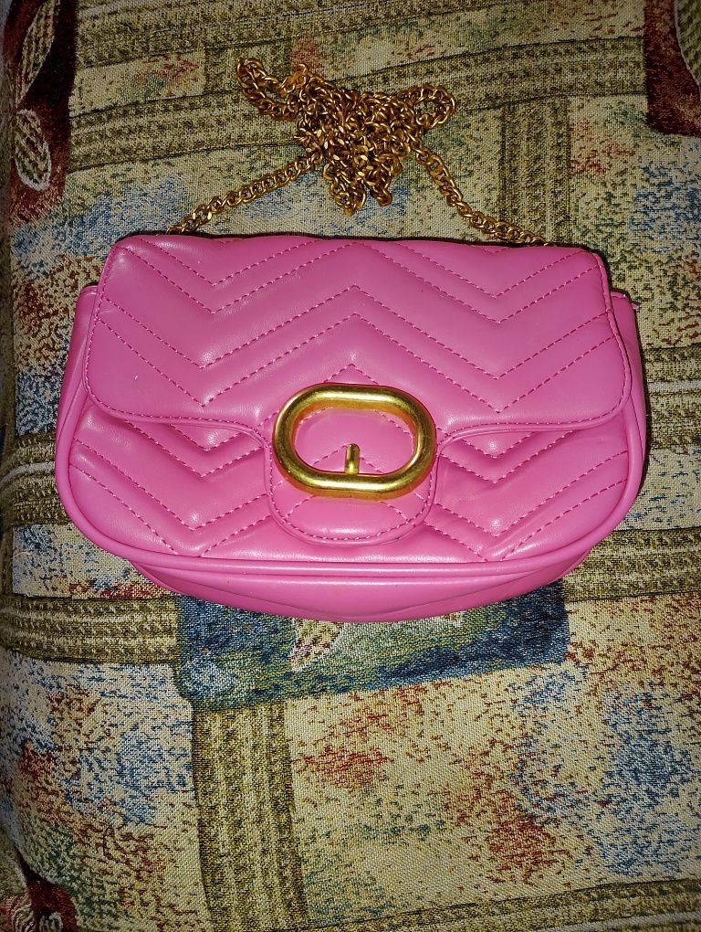 Bolsa é muito bonita e barata