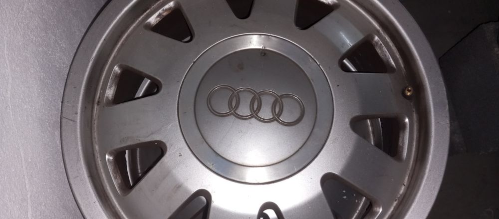 Quatro Jantes 15" originais Audi