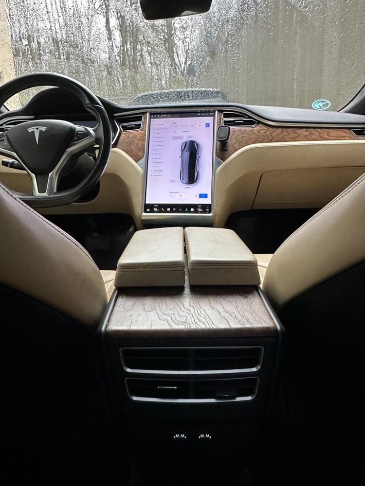 Оренда автомобіля Tesla Model S 2018, оренда тесла,