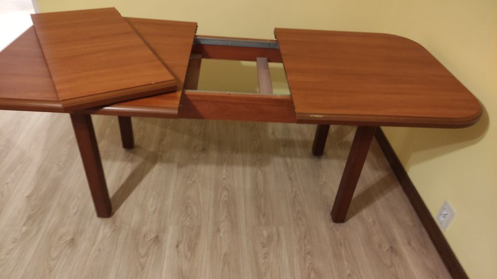 Stół składany do salonu