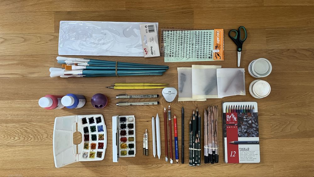 Materiais de artes visuais