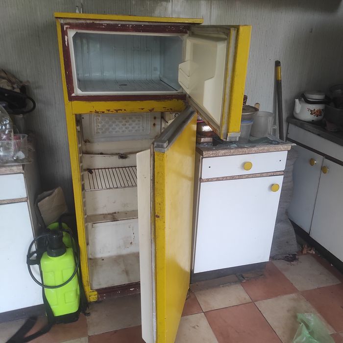 Холодильник под ремонт