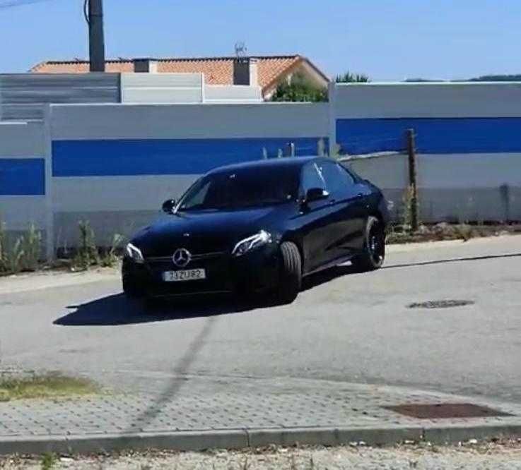 Vendo Mercedes-Benz classe E híbrido plug-in a gasóleo