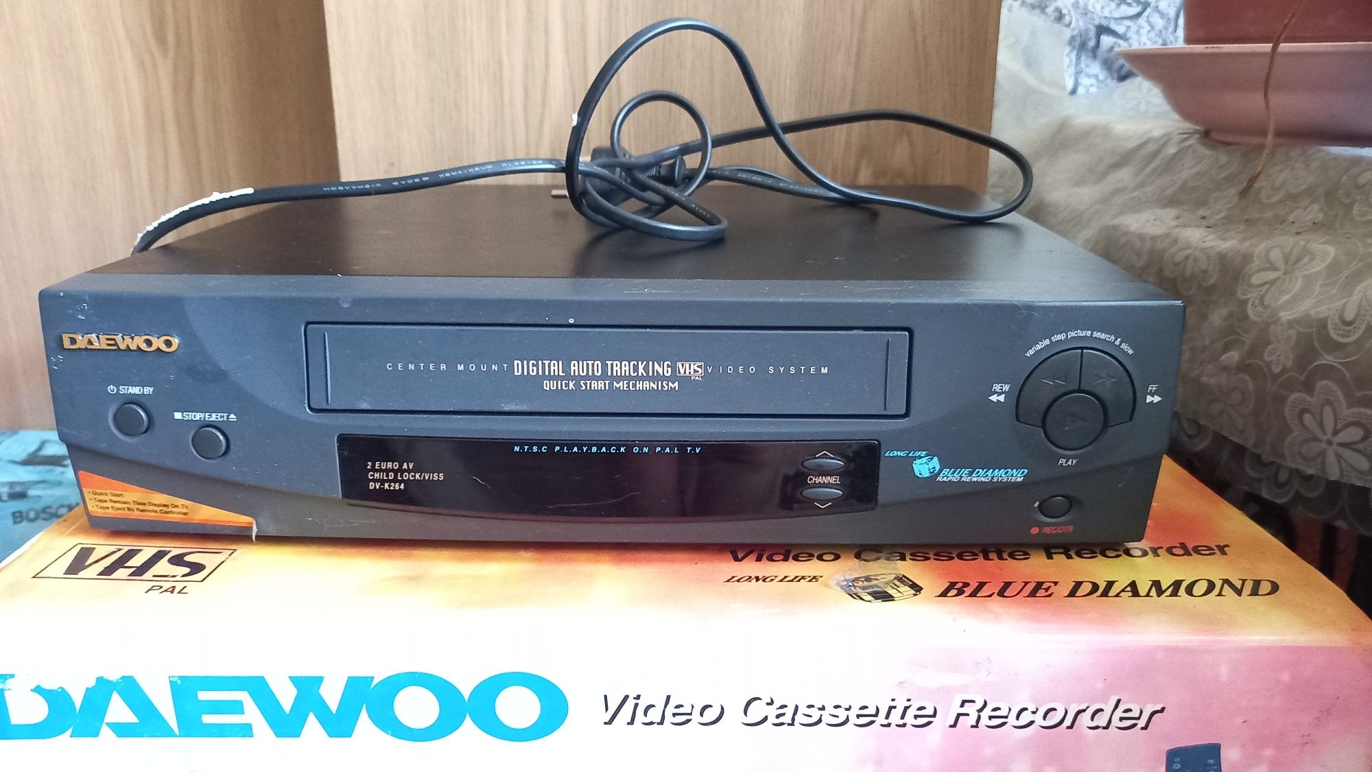 Продам видеомагнитофон Daewoo