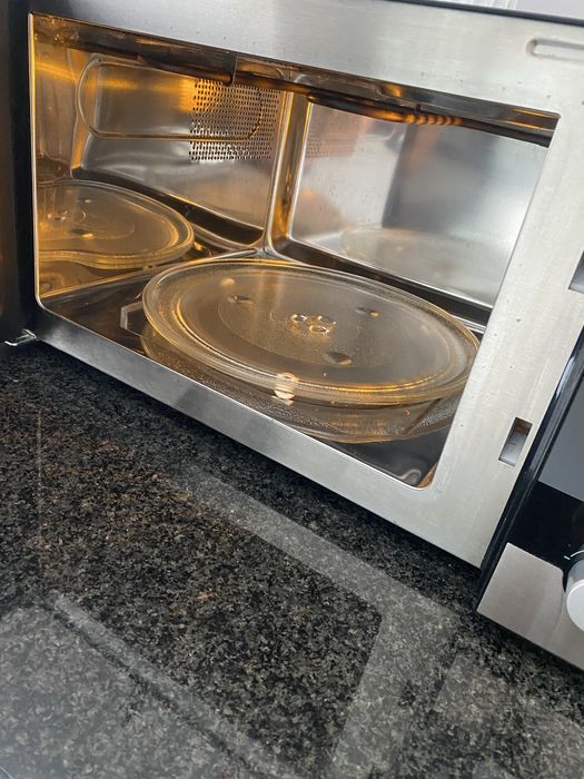 Microondas com forno e grill 30 litros