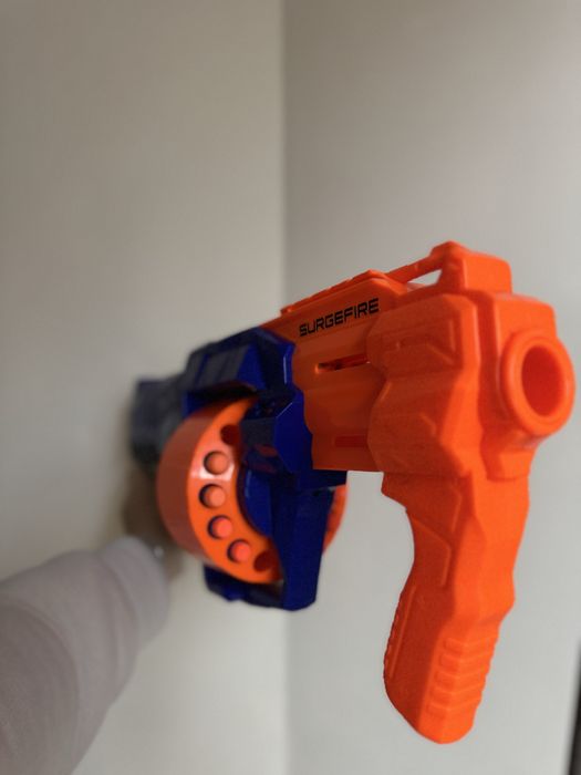 Nerf бластери , minecraft молот.