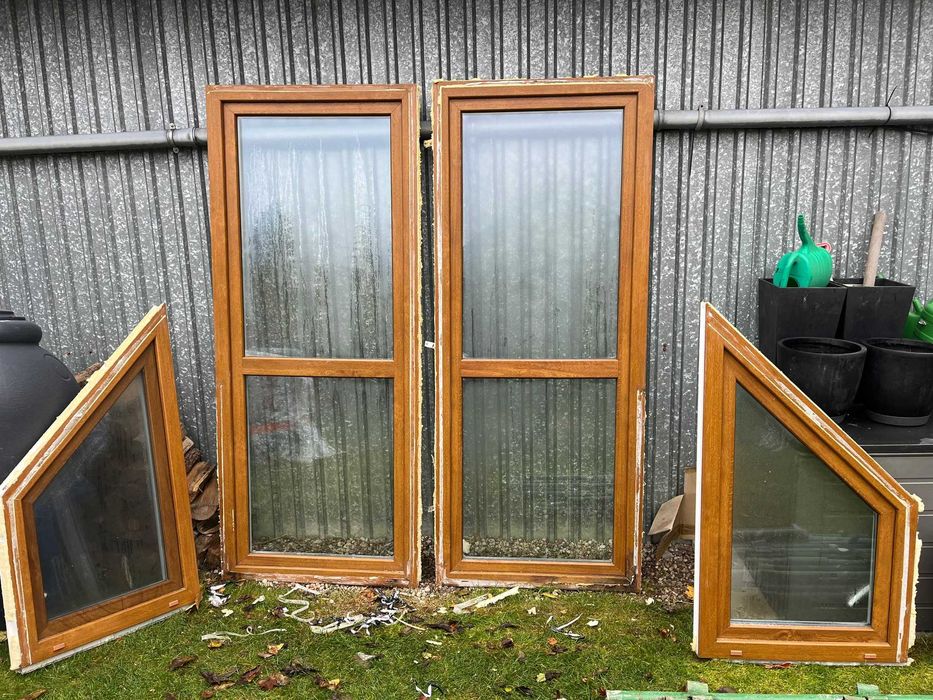 okna balkonowe wraz z uchylnymi trójkątami